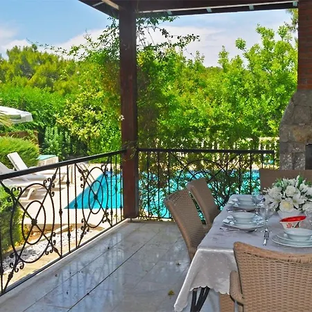 Araksa Villa 别墅 费特希耶